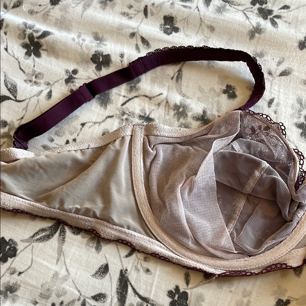 Body by Victoria Unlined Demi Bra with pink bow - Picture 7 of 8